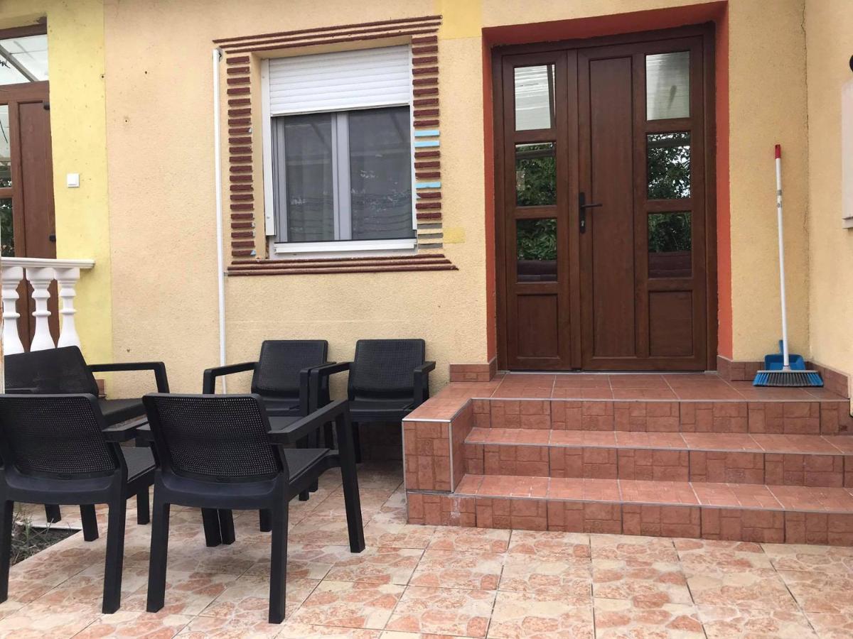 Apartamento Tahiti Apartman Hajdúszoboszló Exterior foto