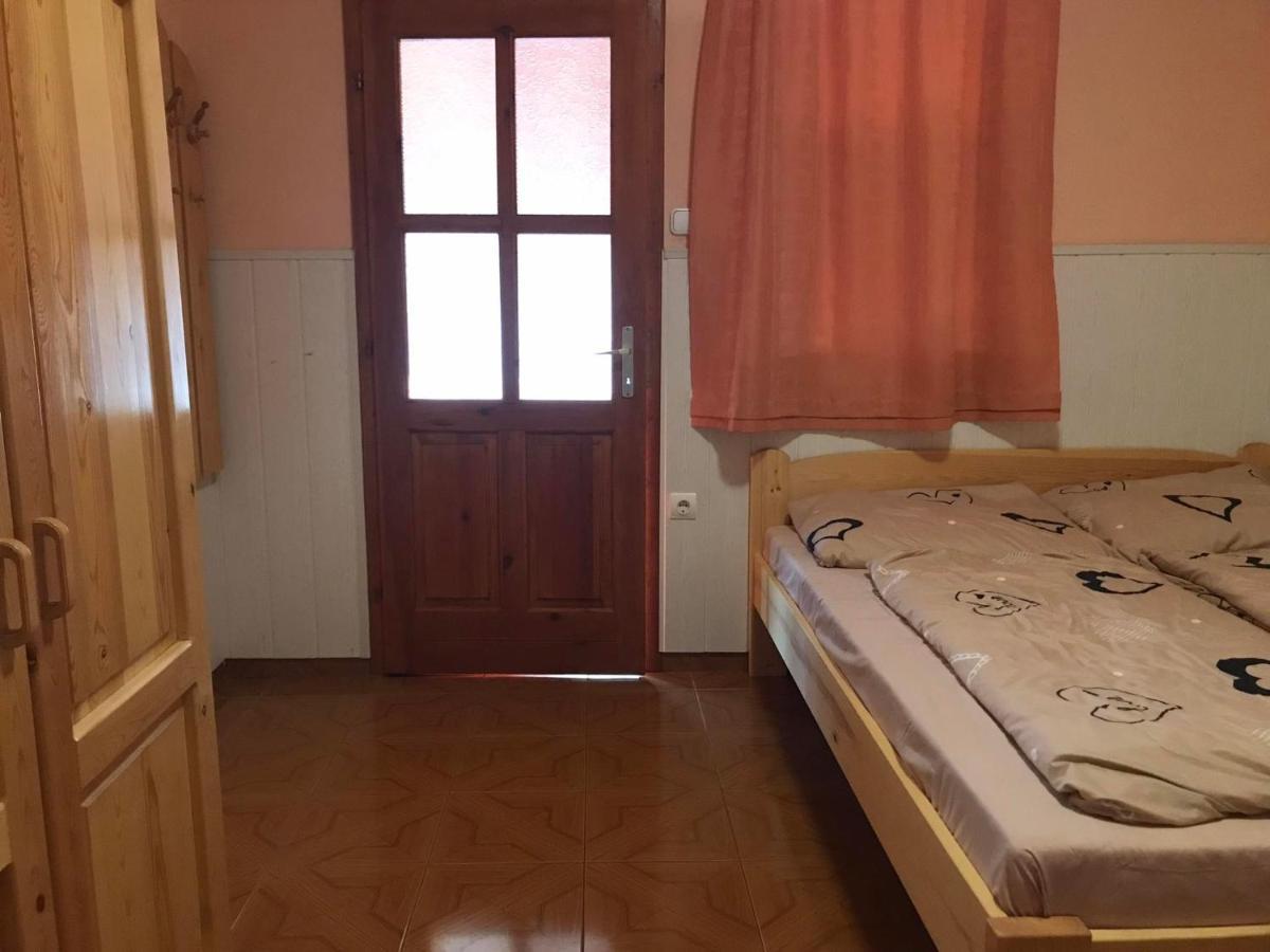 Apartamento Tahiti Apartman Hajdúszoboszló Exterior foto