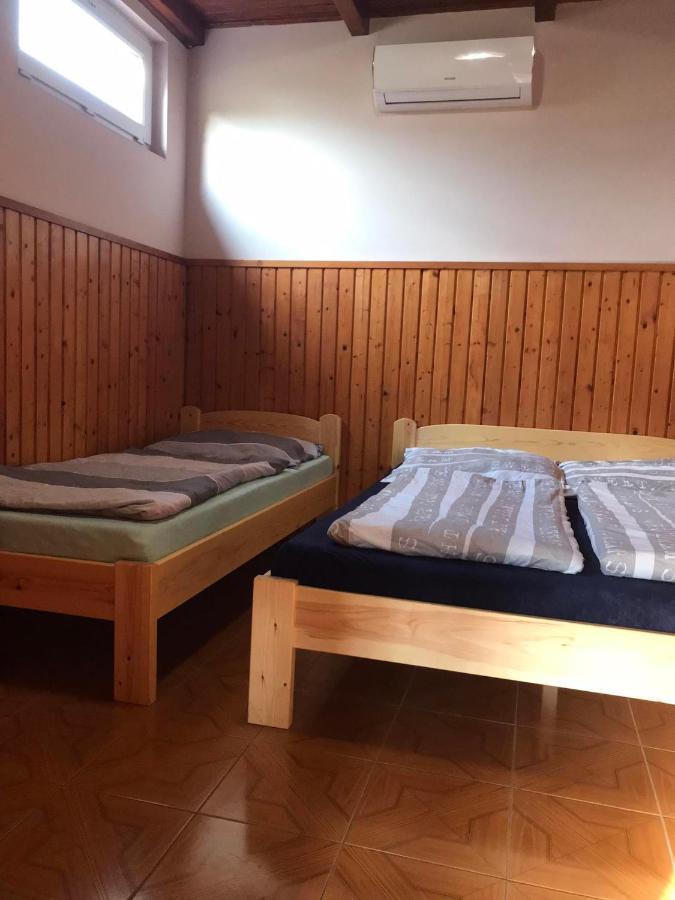 Apartamento Tahiti Apartman Hajdúszoboszló Exterior foto
